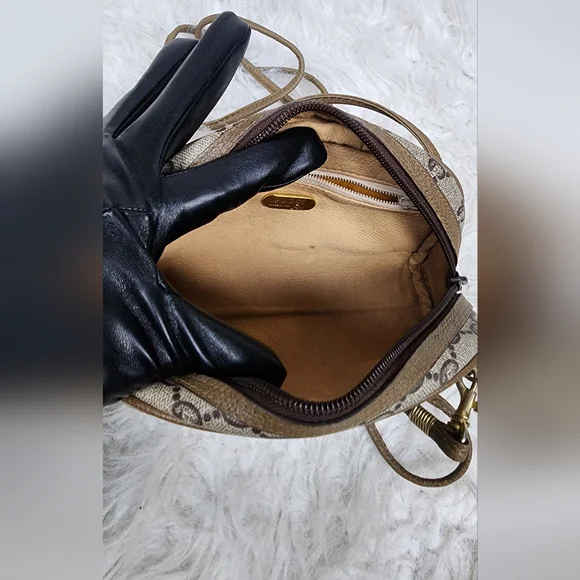 Vintage Gucci GG Plus Crossbody Bag – Rare Collector’s Piece - Picture 14 of 16